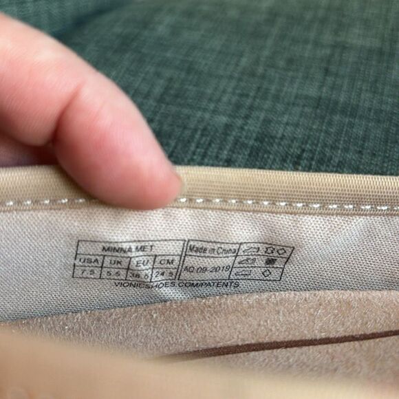 Vionic Women Minna neutral metallic ballet flat comfort shoe Beige Gold 7.5 READ - Picture 7 of 14